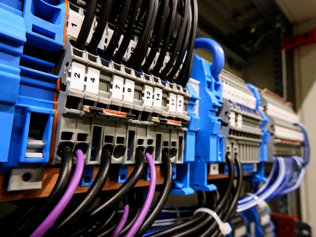 új elektromos hálózat kiépítése